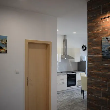 Apartman Dani-podstrana * Подстрана